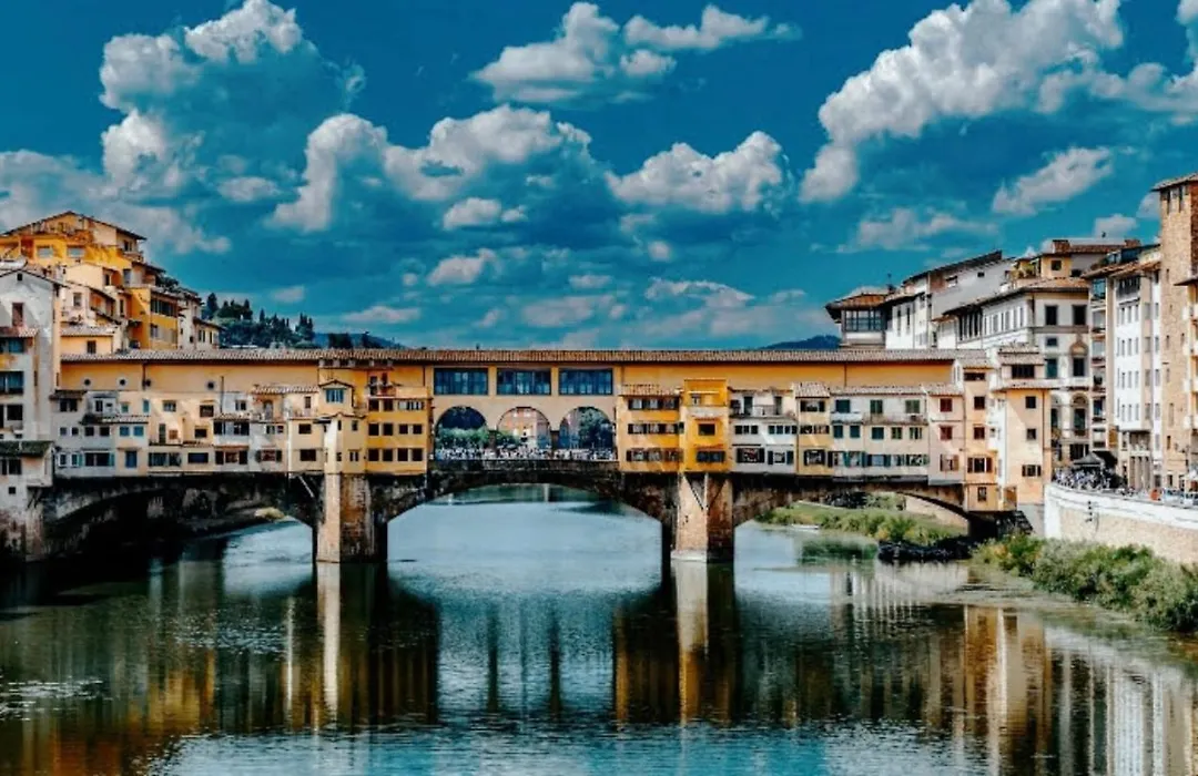 EXCLUSIVE Ponte Vecchio Apartment-1